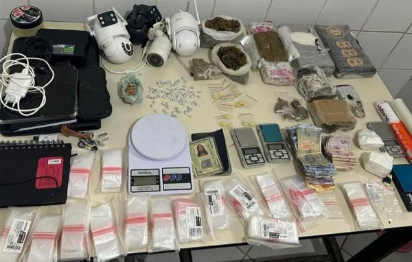 Casal é preso suspeito de envolvimento com o tráfico de drogas em Santo Estêvão