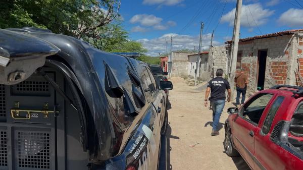Polícia prende trio e apreende quase 2 kg de maconha durante operação em Cansanção