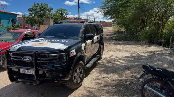 Polícia prende trio e apreende quase 2 kg de maconha durante operação em Cansanção
