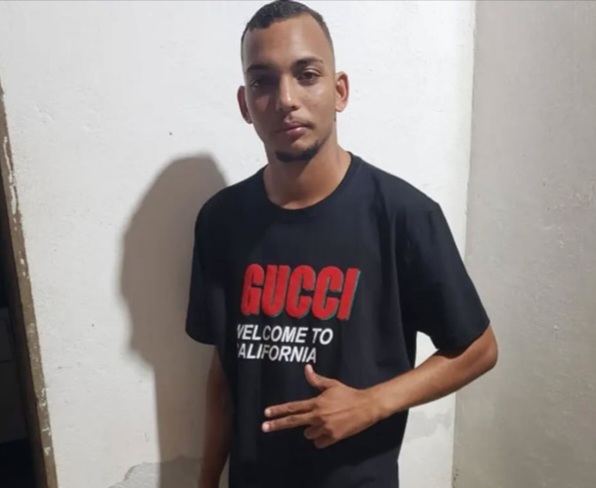 Suspeito de matar homem a facada em Quijingue se apresenta à polícia e acaba preso