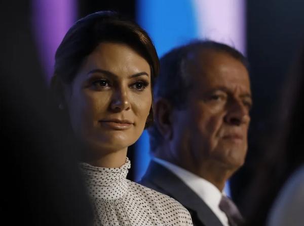 Racha no PL: Michelle ameaça deixar partido por falta de acordo