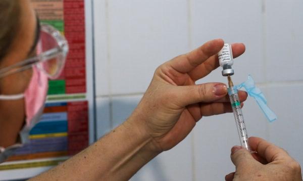 Serrinha lança mutirão de vacinação contra a dengue para crianças de 10 a 14 anos