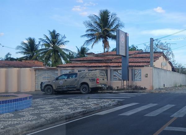 Após levar golpes de facão, homem volta com picareta e agride o próprio irmão em Barrocas