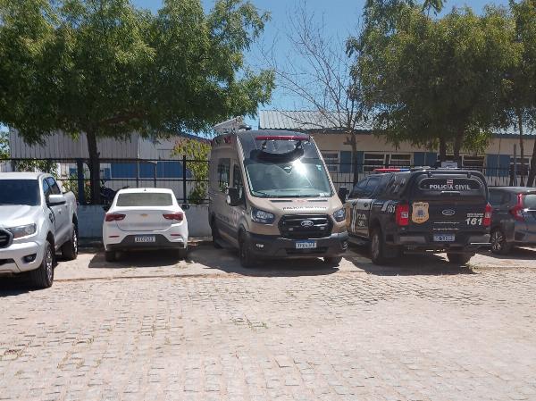 Homem é preso suspeito de perseguir adolescente em Serrinha