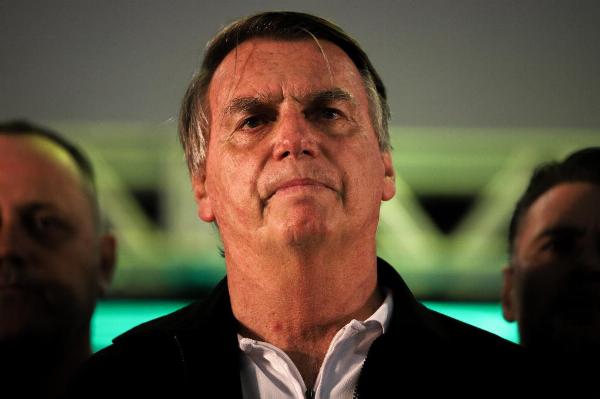Jair Bolsonaro é alvo de operação da Polícia Federal e passará a usar tornozeleira eletrônica