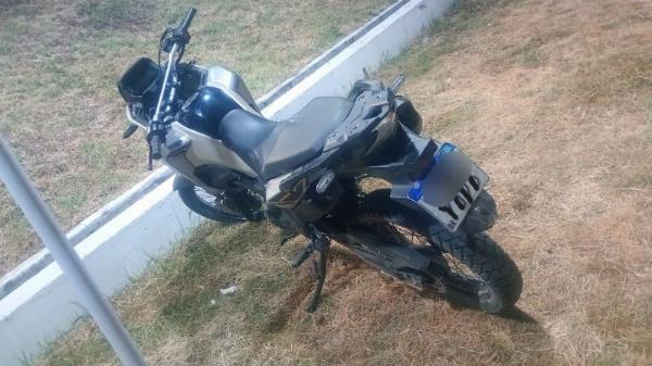 Homem tenta subornar PMs com R$ 2 mil após ser flagrado com drogas em Araci