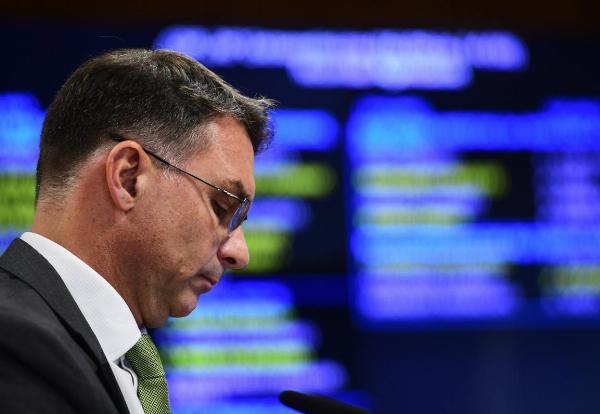 Em áudio, Flávio Bolsonaro cobra R$ 134 milhões de Daniel Vorcaro