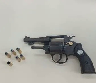 Homem atira contra a própria perna ao tentar matar ex-cunhado em São Domingos