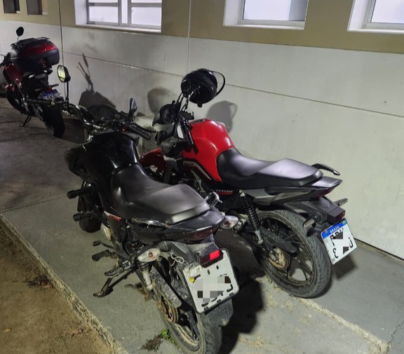 Em Capim Grosso, PRF apreende duas motocicletas adulteradas