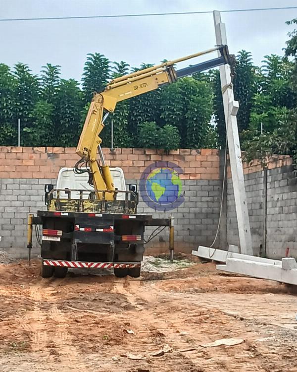 Três trabalhadores ficam feridos após descarga elétrica durante obra de galpão em Serrinha