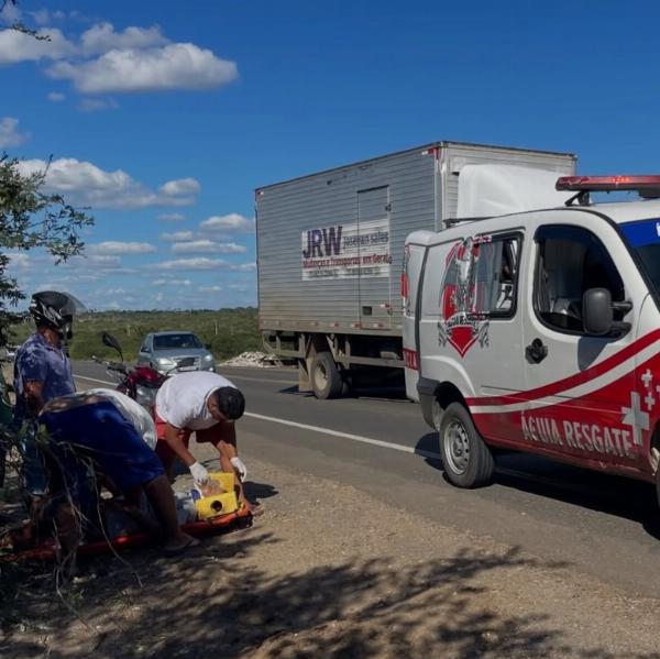Irmãos adolescentes se envolvem em acidentes distintos com poucos minutos de diferença na BA-409, em Coité