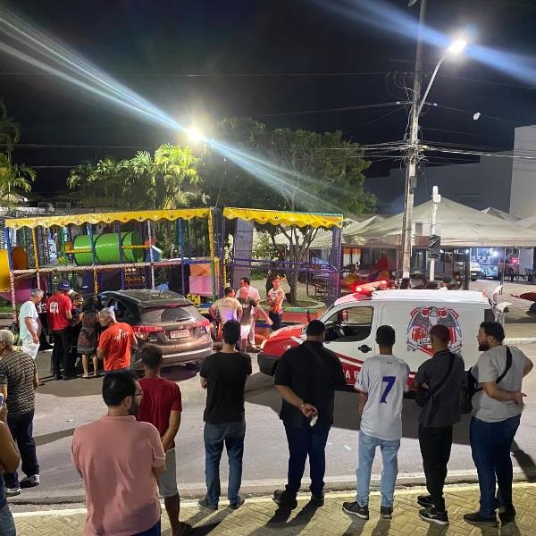 Carro invade brinquedo infantil após motorista passar mal em Conceição do Coité
