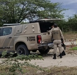 Homem invade casa, mata cachorro com golpes de facão e acaba preso em Queimadas
