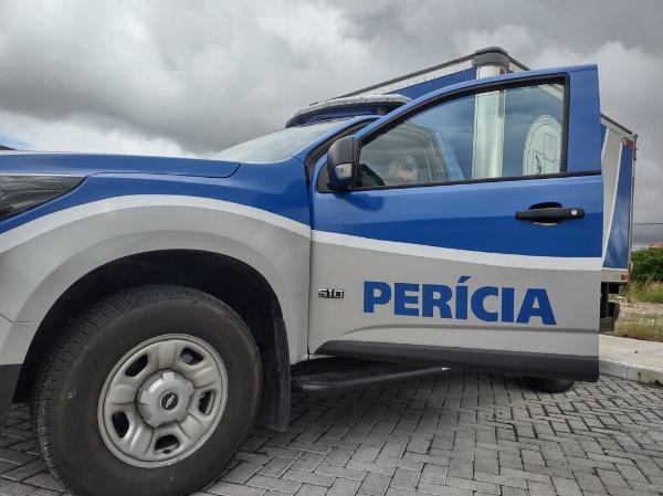 Caminhão desce ribanceira e mata caminhoneiro em Santo Estêvão