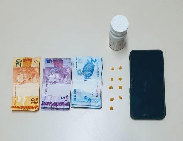 Serrinha: CETO aborda ciclomotor trafegando em local proibido e aprende droga