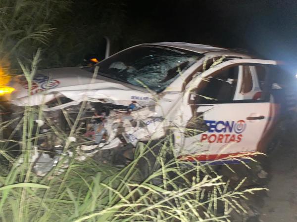 Batida entre moto e carro deixa um morto na BR-116, em Serrinha