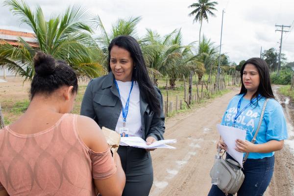 Educação de Serrinha faz busca ativa por potenciais estudantes da EJA