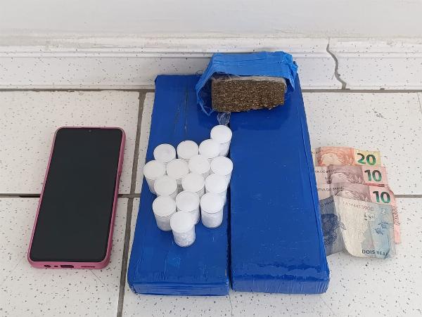 Serrinha: Mulher é presa transportando maconha e cocaína em "ligeirinho"