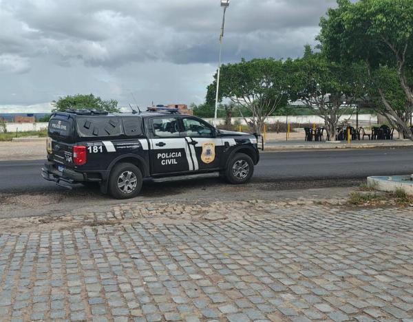 Homem de 41 anos é morto em praça após sofrer ameaças por dívida de drogas em Araci