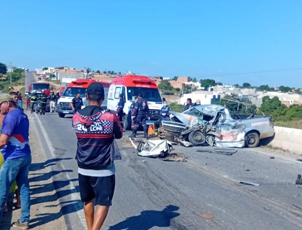 Acidente entre caminhão e dois carros deixa motorista morto em Ribeira do Pombal