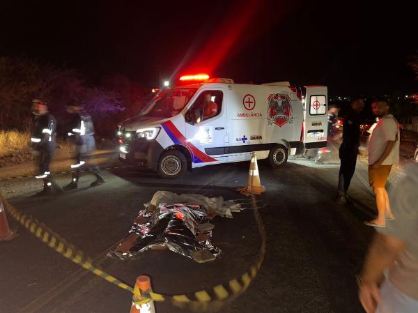 Acidente entre carro e moto deixa um homem morto e outro ferido em Retirolândia