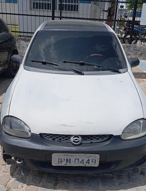 Homem é preso por porte ilegal de arma de fogo durante ação da CETO em Serrinha