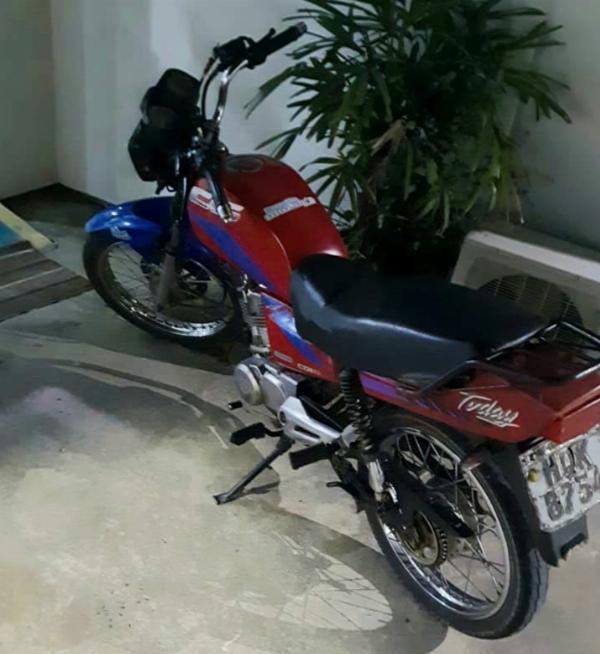 Motociclista é conduzido à delegacia pela CETO após dá o 'grau' na BR-116, em Serrinha