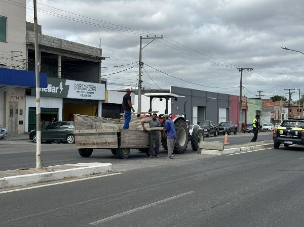 Prefeitura fecha dois retornos na BA-409, em Serrinha, após aumento de acidentes