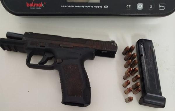 Arma de fogo utilizada em homicídio é apreendida em Serrinha