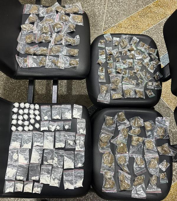 Jovem é preso e adolescente apreendido com drogas em Valente