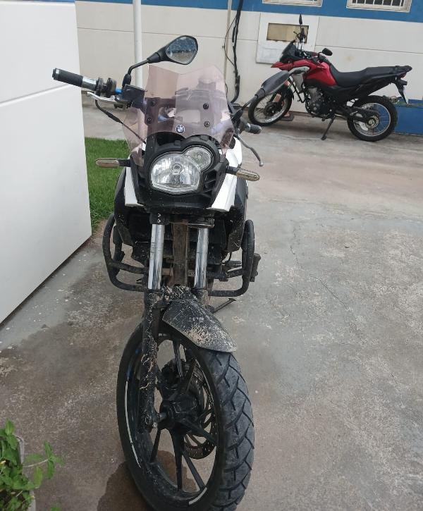 Moto que pode ter sido usada em homicídio é encontrada abandonada em Serrinha