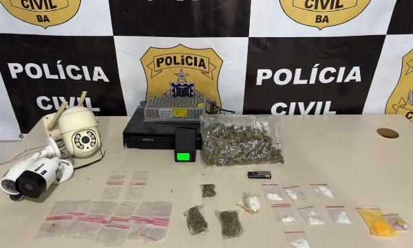 Polícia Civil apreende drogas e equipamentos do tráfico em Santo Estêvão