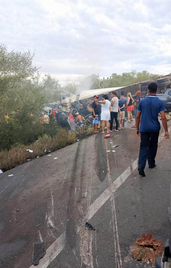 Motorista da van envolvida em tragédia na BR-116 era morador de Serrinha