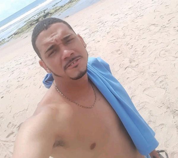 Morador de Lamarão é encontrado morto com marcas de tiros ao lado de carro incendiado em Água Fria