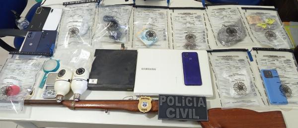 Operação da Polícia Civil prende suspeitos e apreende armas e drogas em Santa Bárbara