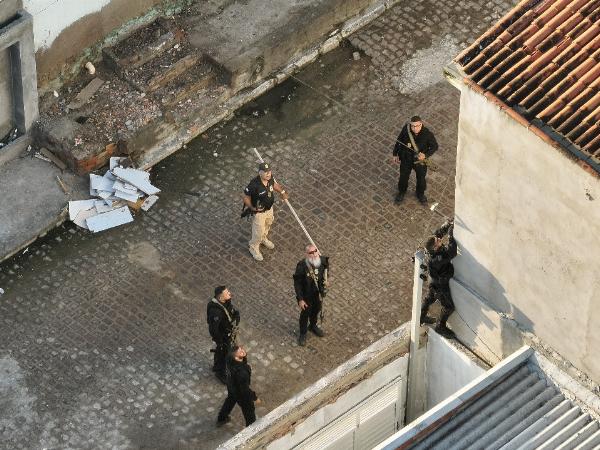 Operação da Polícia Civil prende suspeitos e apreende armas e drogas em Santa Bárbara