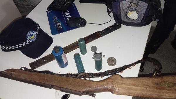 Criança de quatro anos é atingida por golpe de facão durante briga em bar de Jacobina