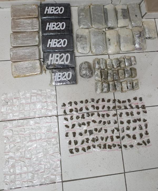 CETO apreende 17 kg de drogas após perseguição a veículo na zona rural de Lamarão