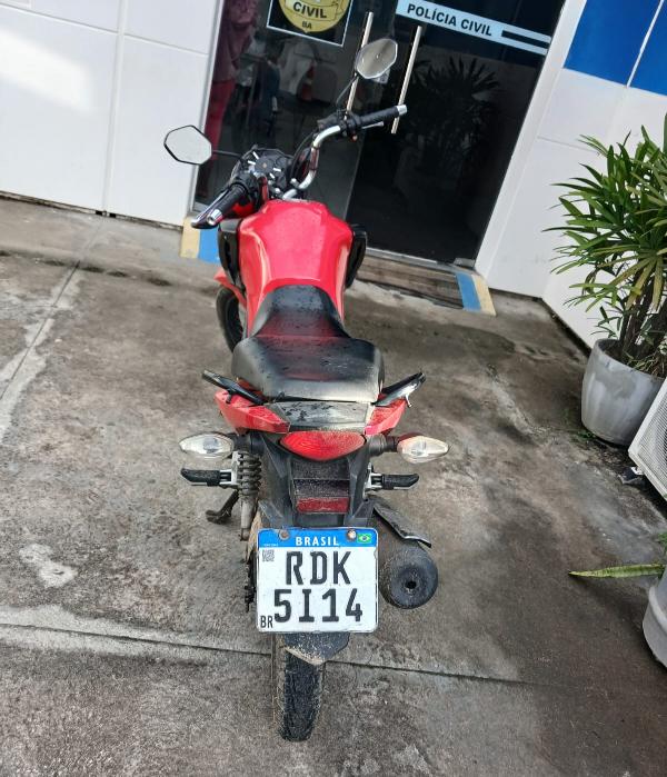 Moto com sinais de adulteração é apreendida durante abordagem da CETO em Serrinha