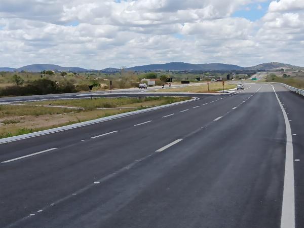 DNIT libera 10,6 km de nova pista duplicada da BR-116 entre Serrinha e Santa Bárbara