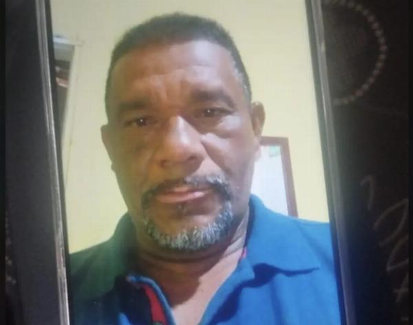 Idoso morre após perder controle de moto e cair às margens de estrada em Queimadas