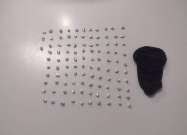 PM apreende 103 pedras de crack durante ação em área de matagal em Serrinha