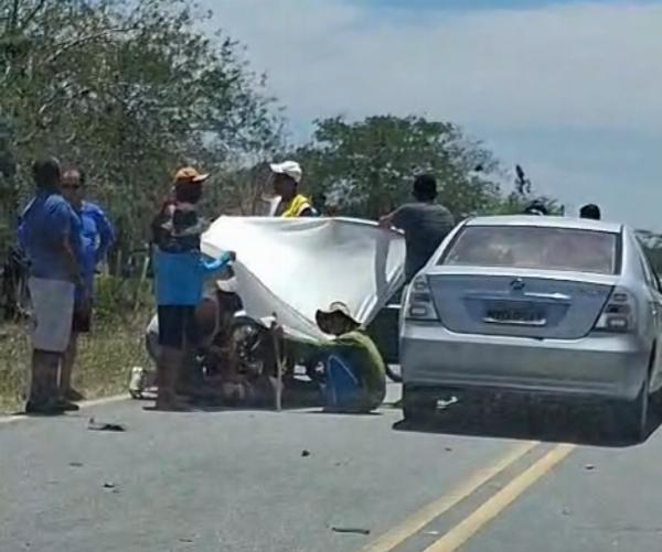 Homem morre em acidente entre carro e moto em Riachão do Jacuípe