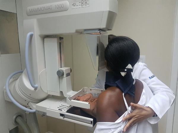 Mutirão oferece mais de 2 mil vagas para exames de mamografia gratuitos em Serrinha