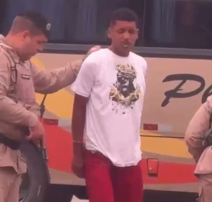 PM recupera 15 peças de roupas e prende suspeito de furtos em Serrinha