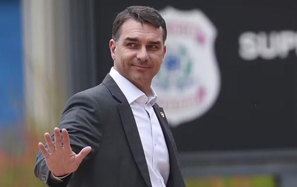 Atlas 2º turno: Flávio Bolsonaro sobe e empata com Lula