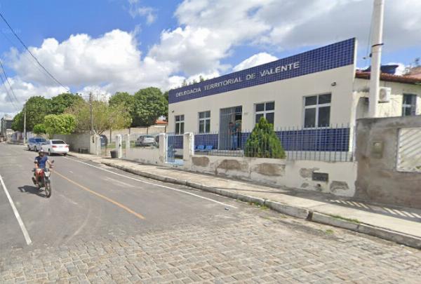 Homem é levado à delegacia após suspeita de ato obsceno em frente a crianças em Valente