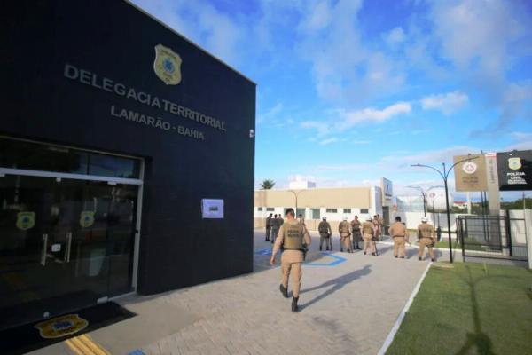 Mulher é presa após jogar acetona e atear fogo no companheiro em Lamarão