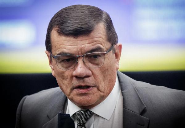 Generais Heleno e Paulo Sérgio são presos e vão para celas do Exército