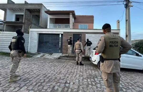 Banda suja: quatro PMs são presos por formação de milícia na região de Ipirá